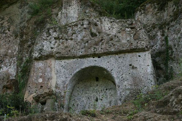 site étrusque de sovana